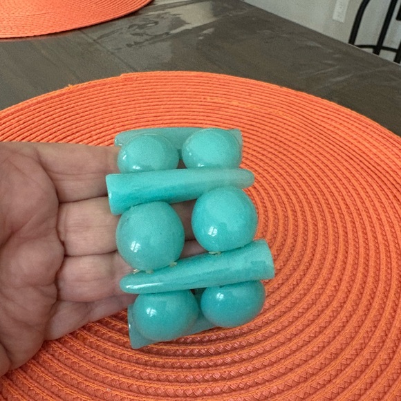 Turquoise Lucite Beaded Stretch Bracelet - Picture 5 of 5